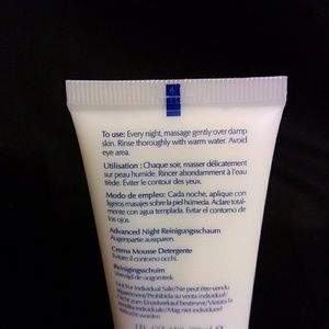 Estee Lauder Makeup - NWT Estee Lauder Cleanser 1oz Estee Lauder Makeup - NWT Estee Lauder Cleanser 1oz